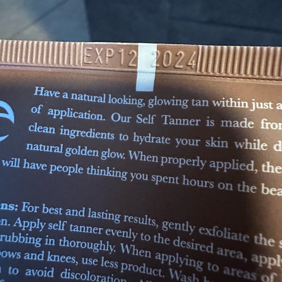 NEW Beauty by earth self tanning lotion light to medium - Picture 2 of 4